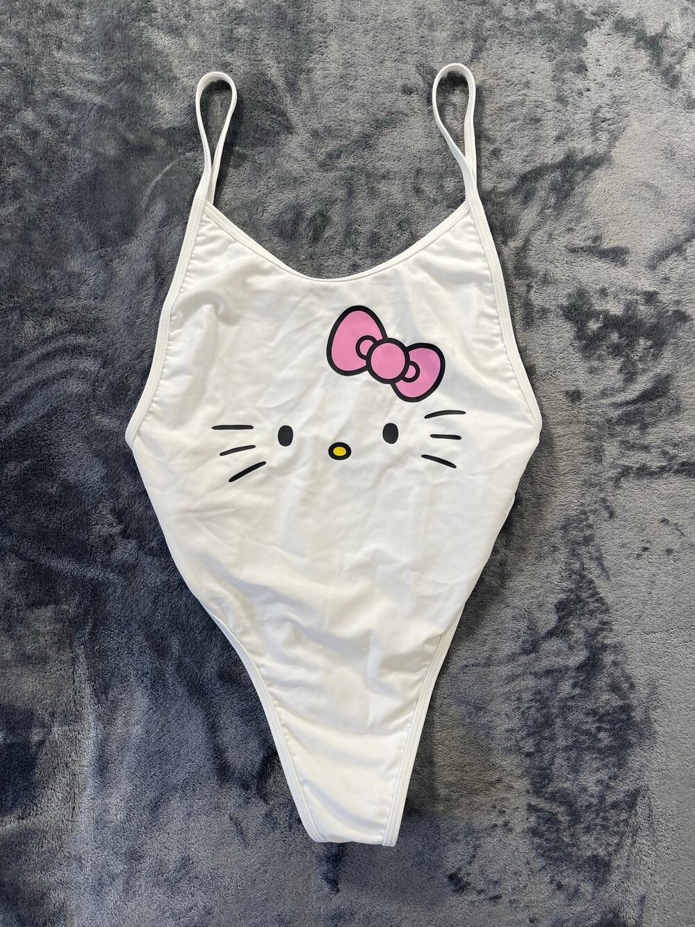 Forever 21 x Hello Kitty White Graphic One Piece Swimsuit Womens Small NWOT